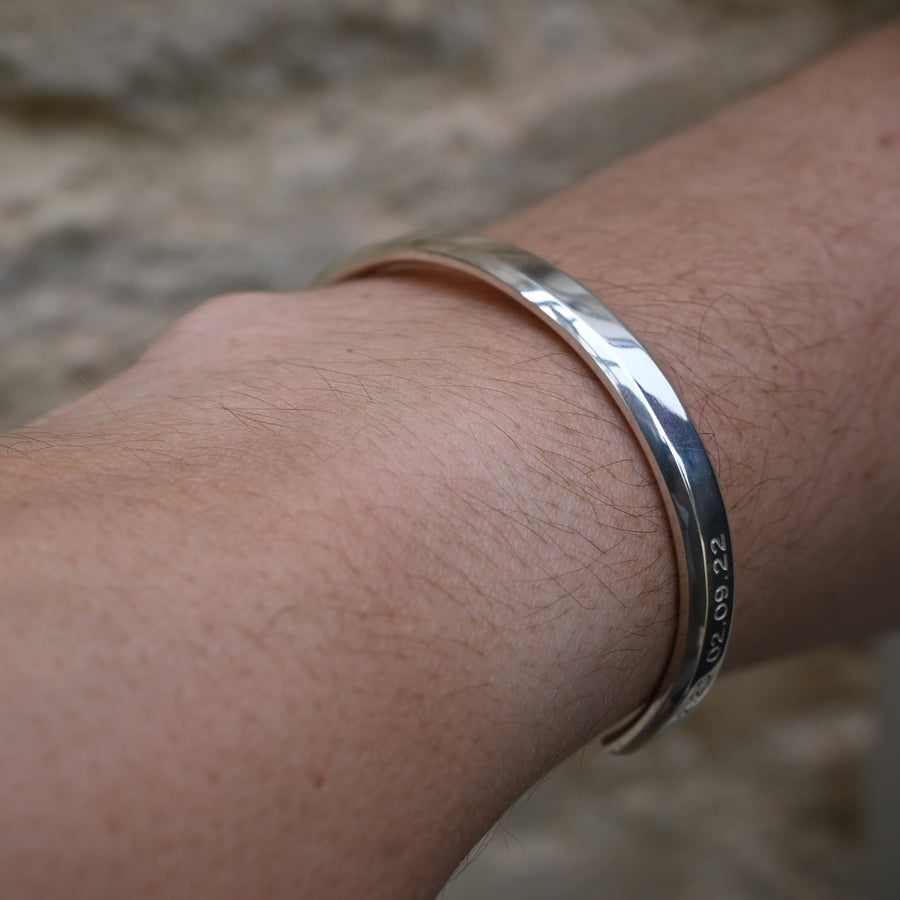 Unisex Bangle Handcrafted in Solid Gold or Silver