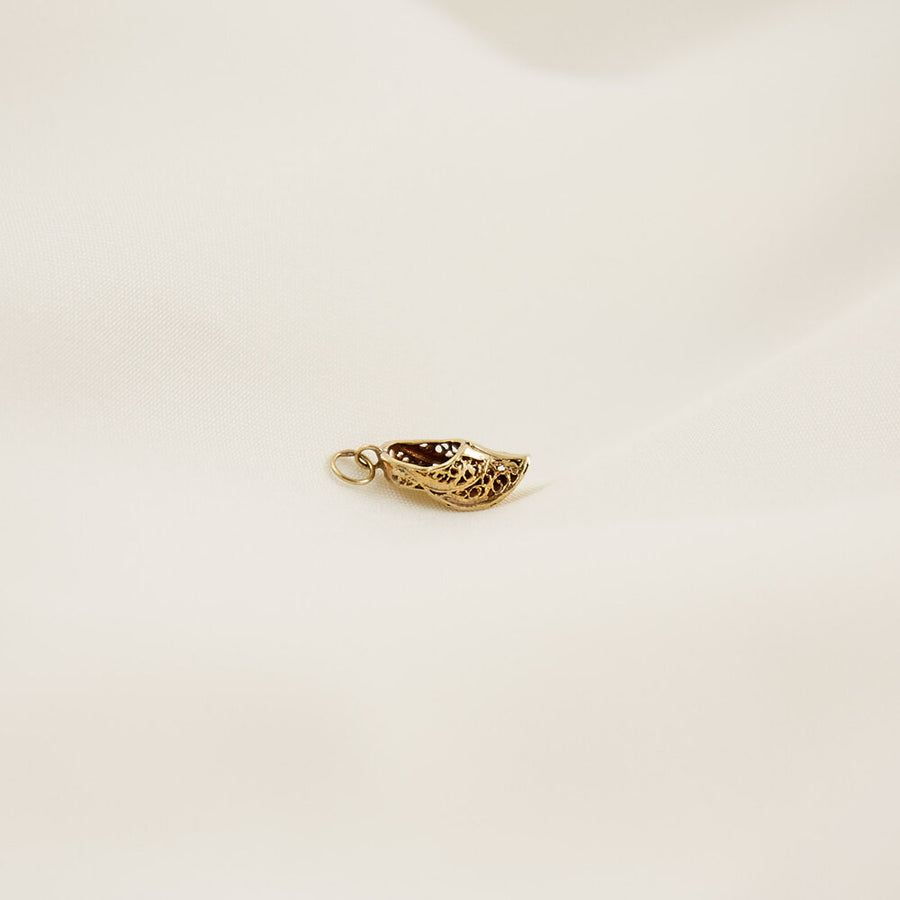 Detailed Clog 14ct Gold Pendant