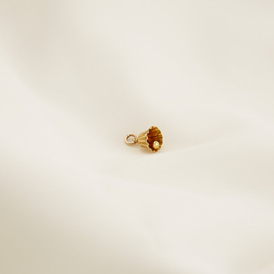 Scallop Edged Bell