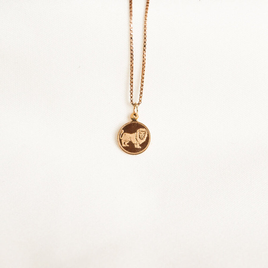 Mini Leo Rose Gold Pendant & Chain