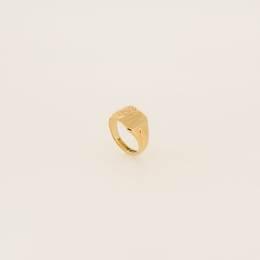 Part Patterned Signet Ring 