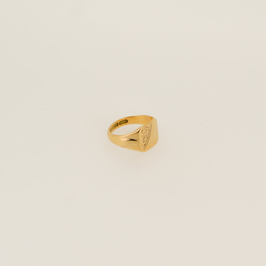 Part Patterned Signet Ring 