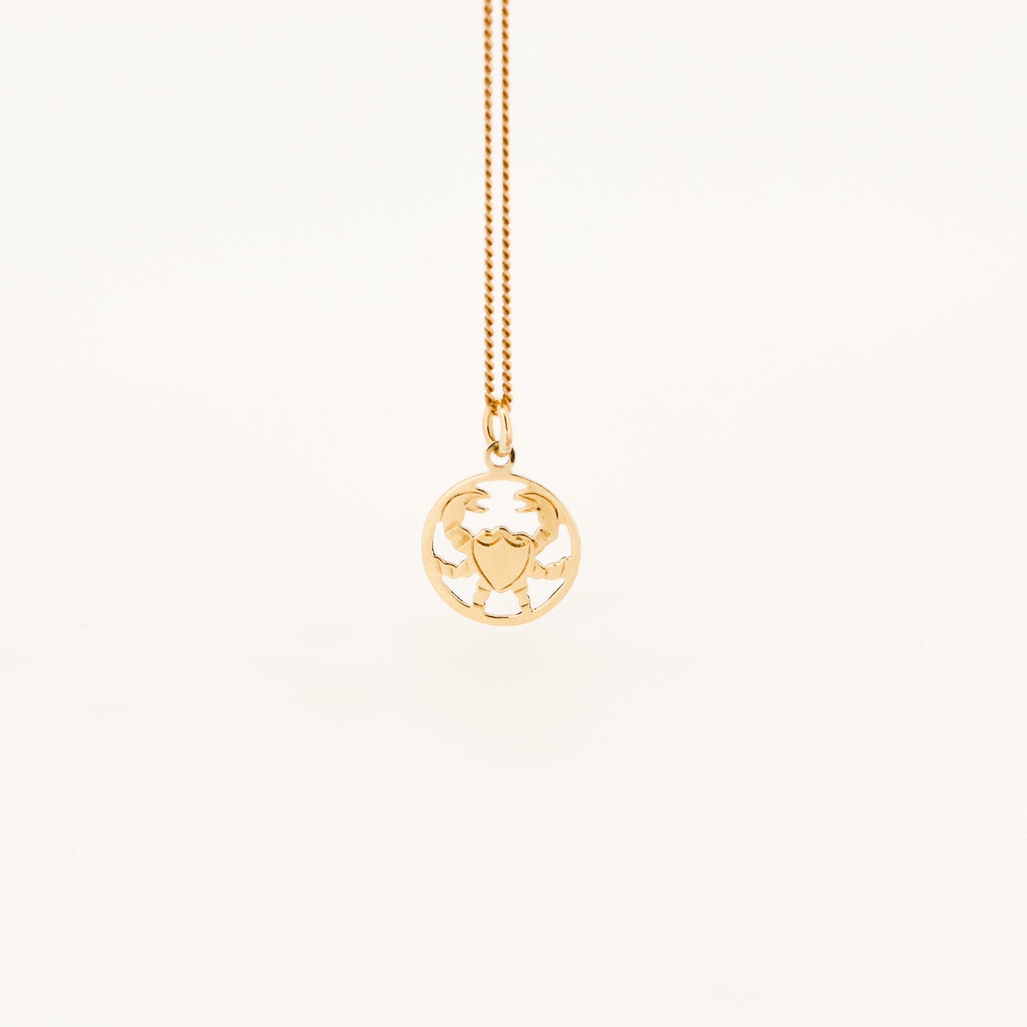 9ct Gold Cancer Star Sign Pendant