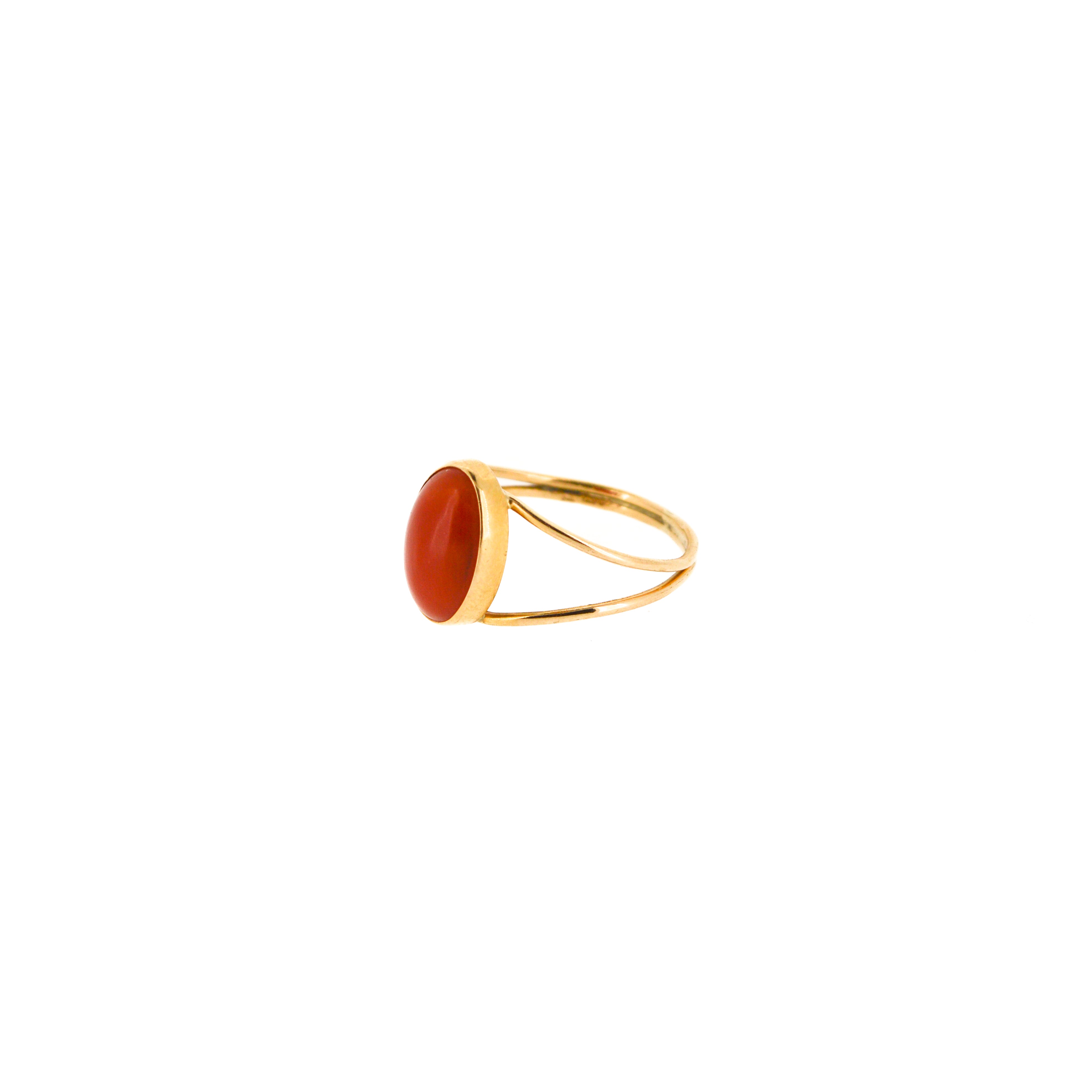 Coral Solitaire 18ct Gold Ring