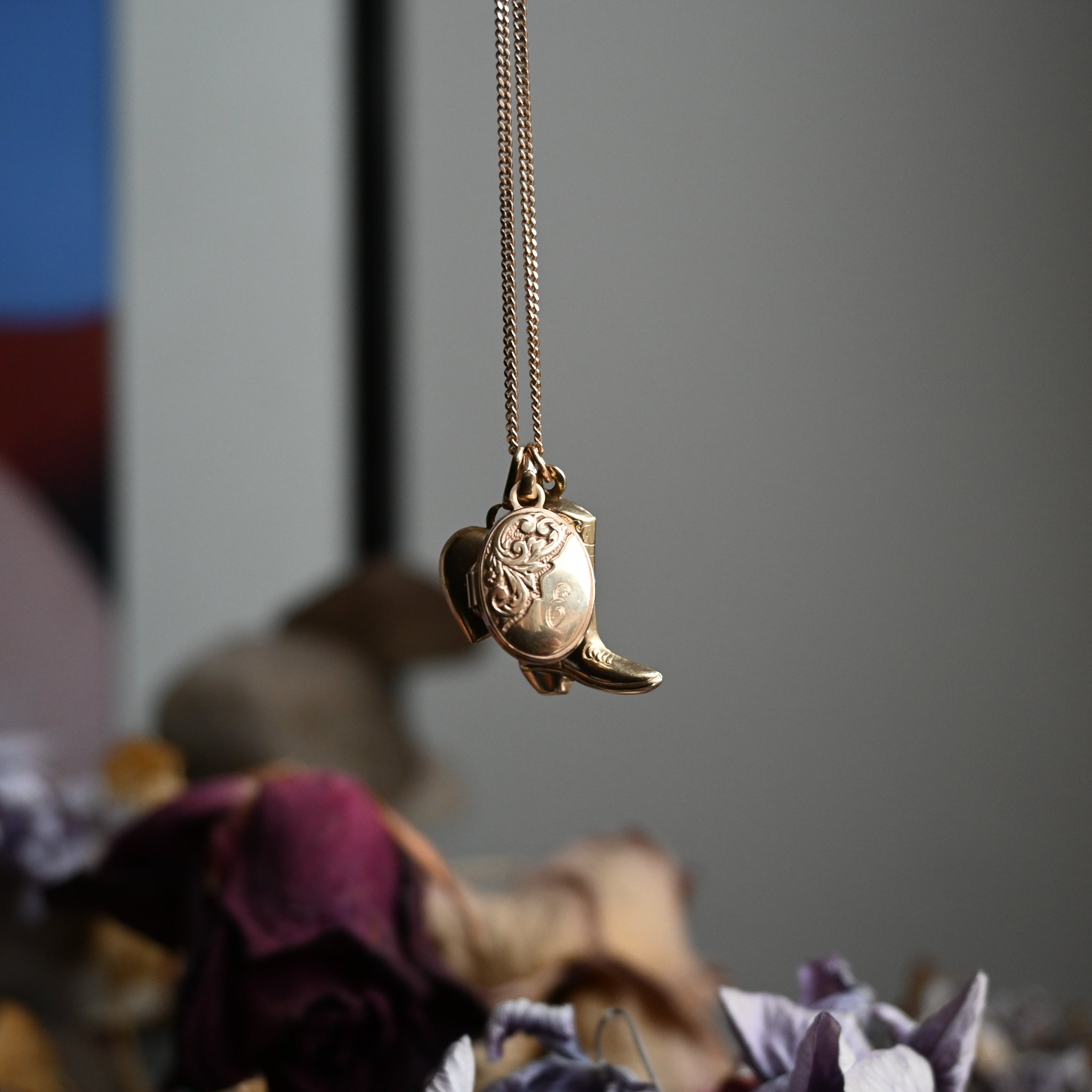 9ct Letter E Engraved Locket