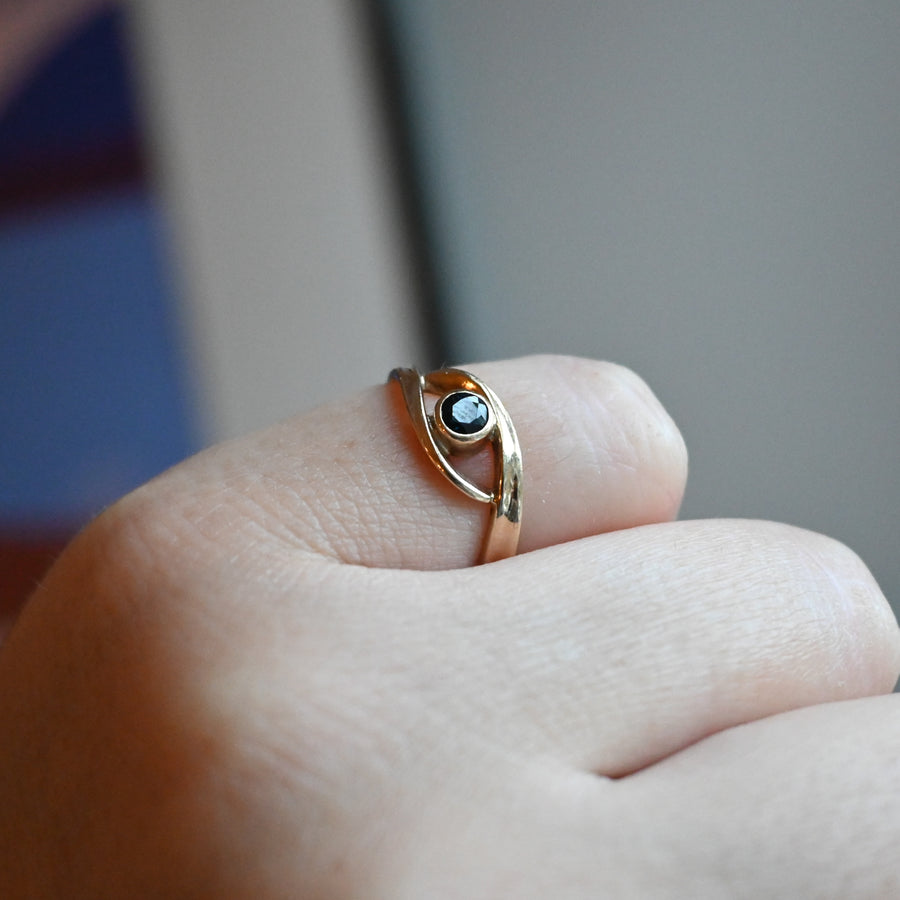 9ct Gold and Sapphire Eye Ring