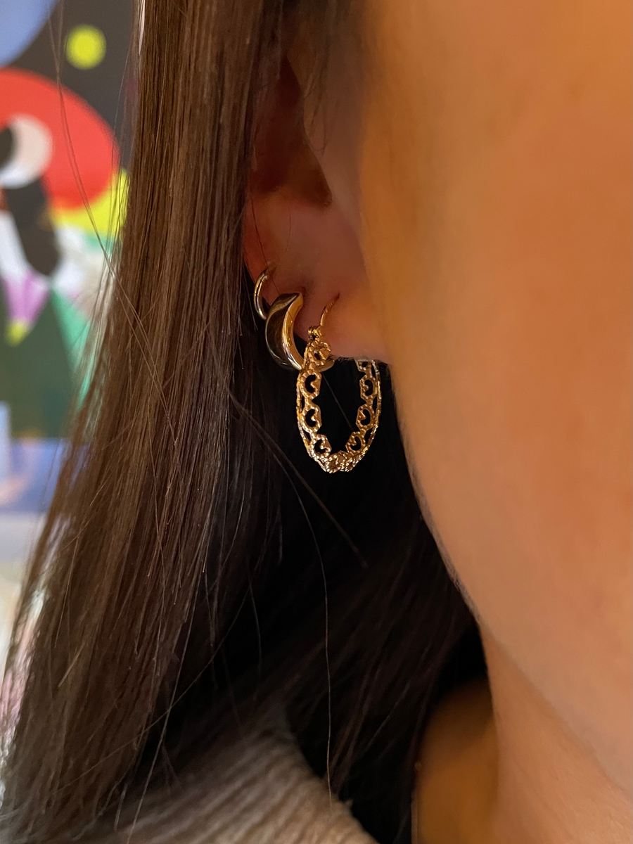 Cut-Out Gold Heart Hoop Earrings - 18mm